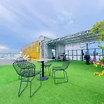 Jolia Hotel Danang Beach